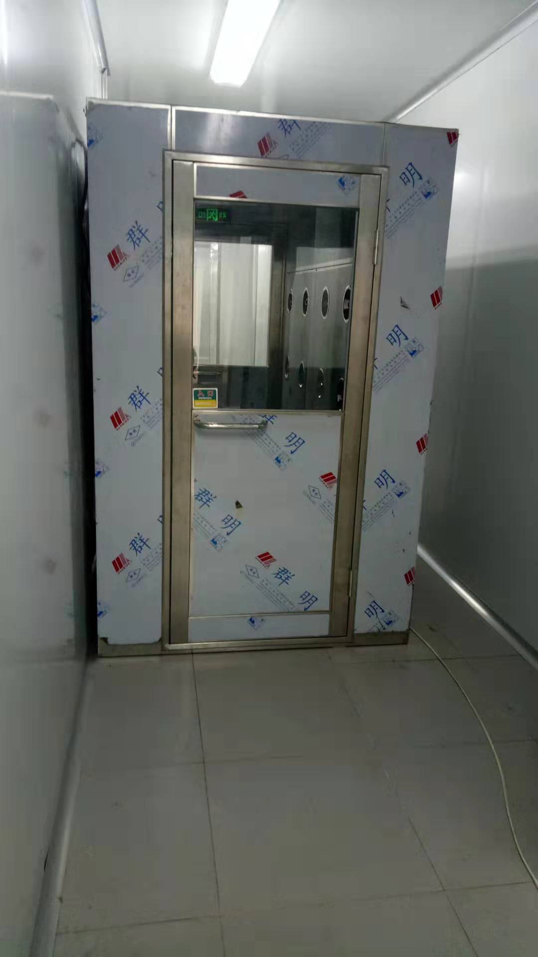 风淋室是无菌室和洁净车间的净化设备之一