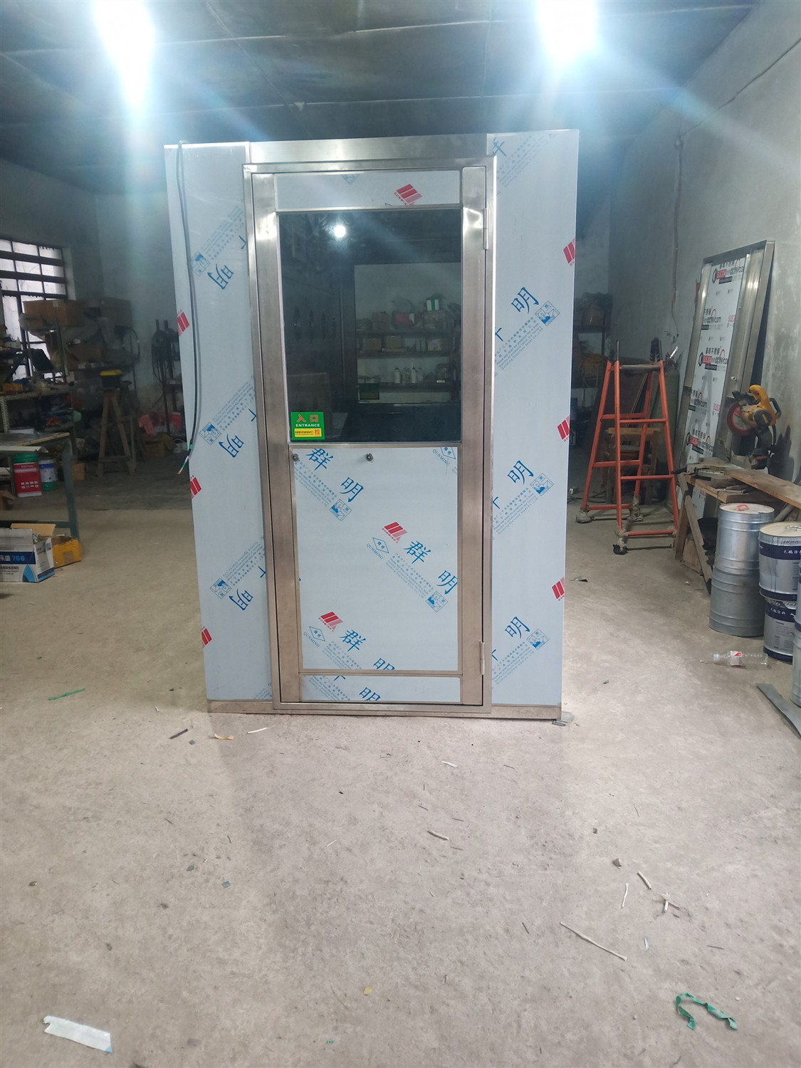 单人三吹风淋门:风淋室是食品安全的保护伞